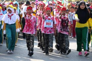 2000 Murid SD Ikut Gerak Jalan 5 Km, Lihat Gayanya