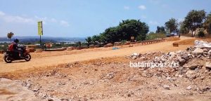 Rusak Sejak 2016, Jalan Bukit Kemuning Dibangun Lagi