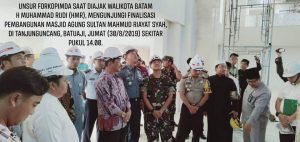 Diajak HMR, Forkopimda Kagumi Masjid Sultan