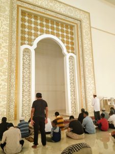 Salat Ashar di Masjid Sultan