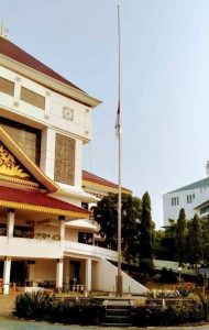 Berkabung, Pemko Batam Kibarkan Bendera Setengah Tiang 3 Hari