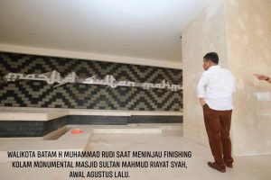 Kolam Monumental, Titik Selfie Masjid Sultan