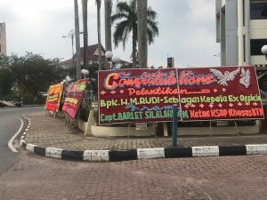 Karangan Bunga Ucapan Selamat untuk HMR Terus Berdatangan