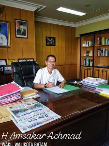 Kata Mereka tentang Pak HMR, H Amsakar Achmad :Inovator dan Eksekutor Ulung