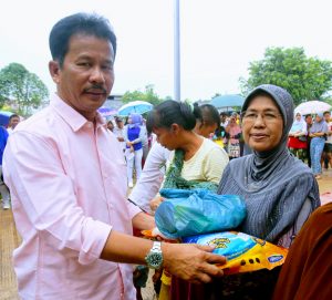 Bagi Sembako Murah, HMR: Ini Bentuk Perhatian Pemko pada Warga