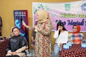 Giliran Perempuan Seibeduk dan Batuampar Dilatih Tata Rias