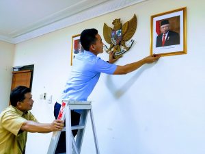 Foto Presiden Sudah Terpasang