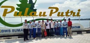 Sejukkan Pulau Putri, HMR dan HAM Tanam 300 Kelapa Gading