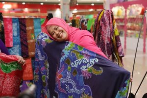 HMR dan Marlin Bakar Semangat Wirausaha Kaum Perempuan