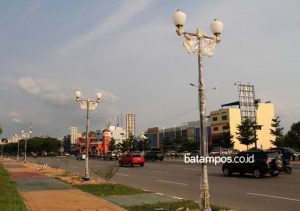 Usai Taman, Lampu Cantik Hiasi Jalan