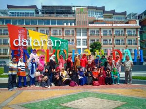 Baru Diresmikan, Dataran Engku Hamidah Sudah Ramai Wisatawan
