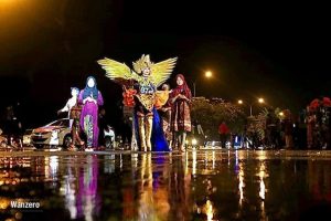 Bagai Merak Khayangan, Peserta Batam Night Carnival Membelah Malam