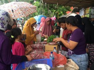 Operasi Pasar Hari Pertama, Warga Antusias Beli Bahan Kebutuhan Pokok Murah