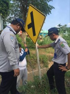 Jaga Keselamatan Pengguna Jalan, Dishub Rutin Perbaiki dan Ganti Rambu Lalulintas