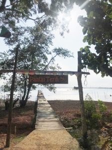 Menghalau Letih di Kampung Terih