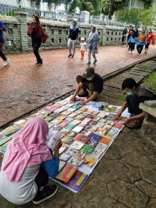 Sehatkan Pikiran, Lalap Buku di Taman Baca Kiswah, Dataran Engku Putri