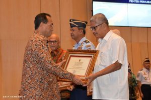 Berjasa saat Penjemputan WNI di Wuhan, Menhub Beri Penghargaan Pemko Batam