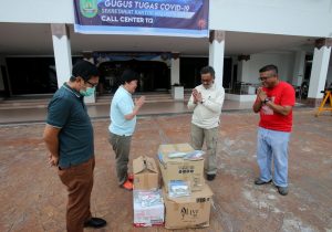 Saatnya Berbuat Nyata, Dunia Pariwisata Batam Beri Bantuan Perlengkapan Karantina