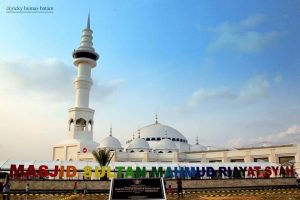 Masjid Sultan Gulung Semua Karpet dan Alat Salat untuk Antisipasi Covid-19