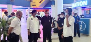 Bawa Rombongan, HMR dan HAM Cek Langsung Kebersihan Kantor & Fasilitas Umum