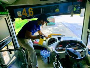 Pastikan Selalu Steril, Dishub Rutin Bersihkan Halte dan Bus Trans Batam