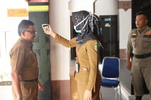 Masuk ke Pemko Batam, Wajib Cek Suhu Tubuh dan Cuci Tangan