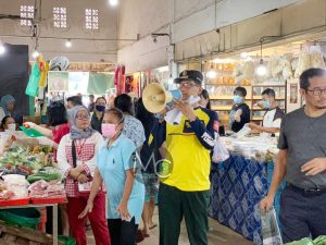 Disperindag Turunkan Tim, Sosialisasi Jaga Jarak hingga Bantah Isu Penutupan Pasar