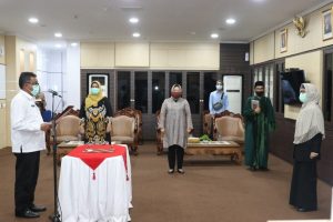 Pertama Kali! Jefridin Lantik Kepala Kesbangpol dengan Protokol Covid-19