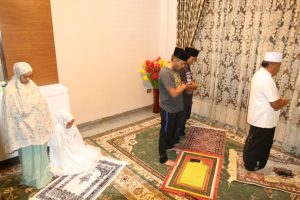 Ramadan di Tengah Covid-19, Jefridin jadi Imam Tetap Tarawih di Rumah