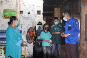 Jefridin Ajak Tim, Jenguk & Bantu Agusman, Warga Sambau yang Lumpuh Akbat Stroke