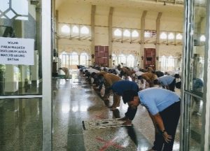 Jamaah, Oh Jamaah… Begini Panduan Mendirikan Salat di Masjid & Musala