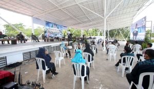 Ketika Walikota Berkantor di Atas Panggung: Tangani Covid-19 hingga Teken Surat Penting