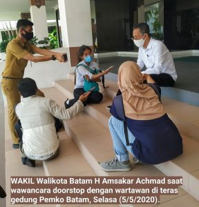 Wawancara Doorstop dengan Wartawan soal Tarawih Berjamaah, Ini Jawaban HAM