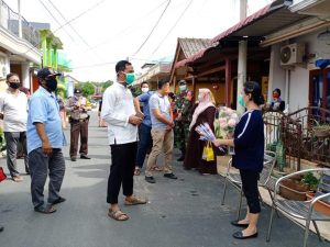 Sembuh dari Covid-19, Warga Batam Kota Ini Disambut Meriah Warga di Rumahnya
