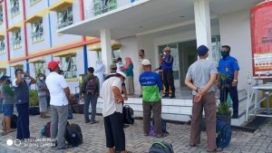 Hasil Tes Swab Negatif, 19 Warga Taman Raya Boleh Pulang, Azril Pesan Patuhi Aturan