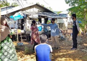 Bawa Seluruh Tim, Camat Nongsa Perangi Covid-19 hingga ke Pulau-pulau