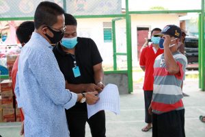 Sambangi Rusun Karantina, HAM Hibur 293 PMI agar Selalu Sabar dan Patuhi Aturan