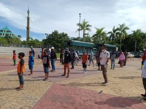 Satpol-PP Angkut Manusia Silver dan 50 PMKS dari Simpang Lampu Merah