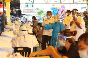Tes Cepat di Cahaya Garden Membludak, Jefridin Puji Kekompakan Petugas & Warga