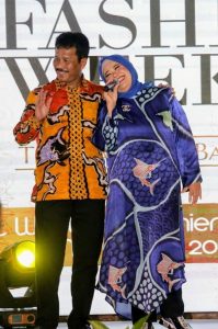 INSPIRATIF: Di Tribun Podcast, HMR Bedah Peran Besar Sosok Istri dalam Hidupnya