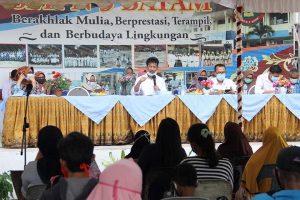 Penuhi Keinginan Warga Sekolah di Negeri, HMR Tetap Perhatikan Sekolah Swasta