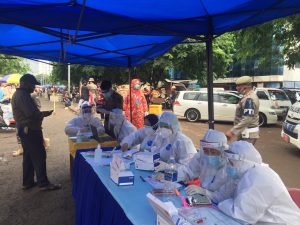Tim Medis dari 4 Puskesmas Diterjunkan Rapid Test Seribu Pedagang Toss 3000