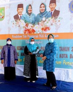 Di Lubukbaja, Marlin Ajak Kader PKK Jadikan Pola Hidup Sehat sebagai New Normal