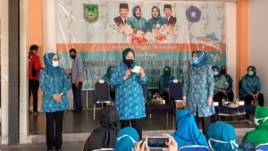 Di Seibeduk, Marlin Beri Ide Kader PKK Penuhi Gizi Keluarga dengan Bercocok Tanam