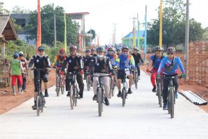 Pramuka Peduli Gowes ke Tanjunggundap, Hadiri Pelantikan Kwarran & Bagi-bagi Masker