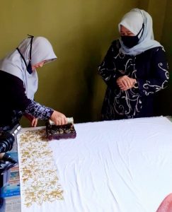 Batik Batam Kian Berkembang Luas, Marlin Resmikan KUB Batik Mekar Berseri