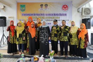 Tanjungbuntung Ciptakan Batik Bunga Widuri, Marlin Ingin tiap Kecamatan Menyusul