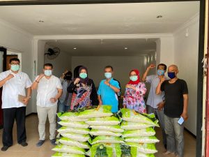 Temui Kaum Disabilitas, Marlin Bawa 300 Kilogram Beras