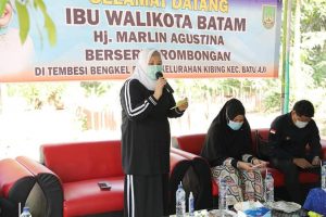 Tak hanya Ajarkan Bikin Batik, Marlin Juga Bukakan Pasar untuk Ibu-ibu Tembesi Bengkel