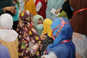 Marlin Ajak Ibu-ibu jadi Orang Tua Asuh Anak Yatim